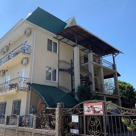 Guest House Aphyn Leto Gagra Ngoại thất bức ảnh