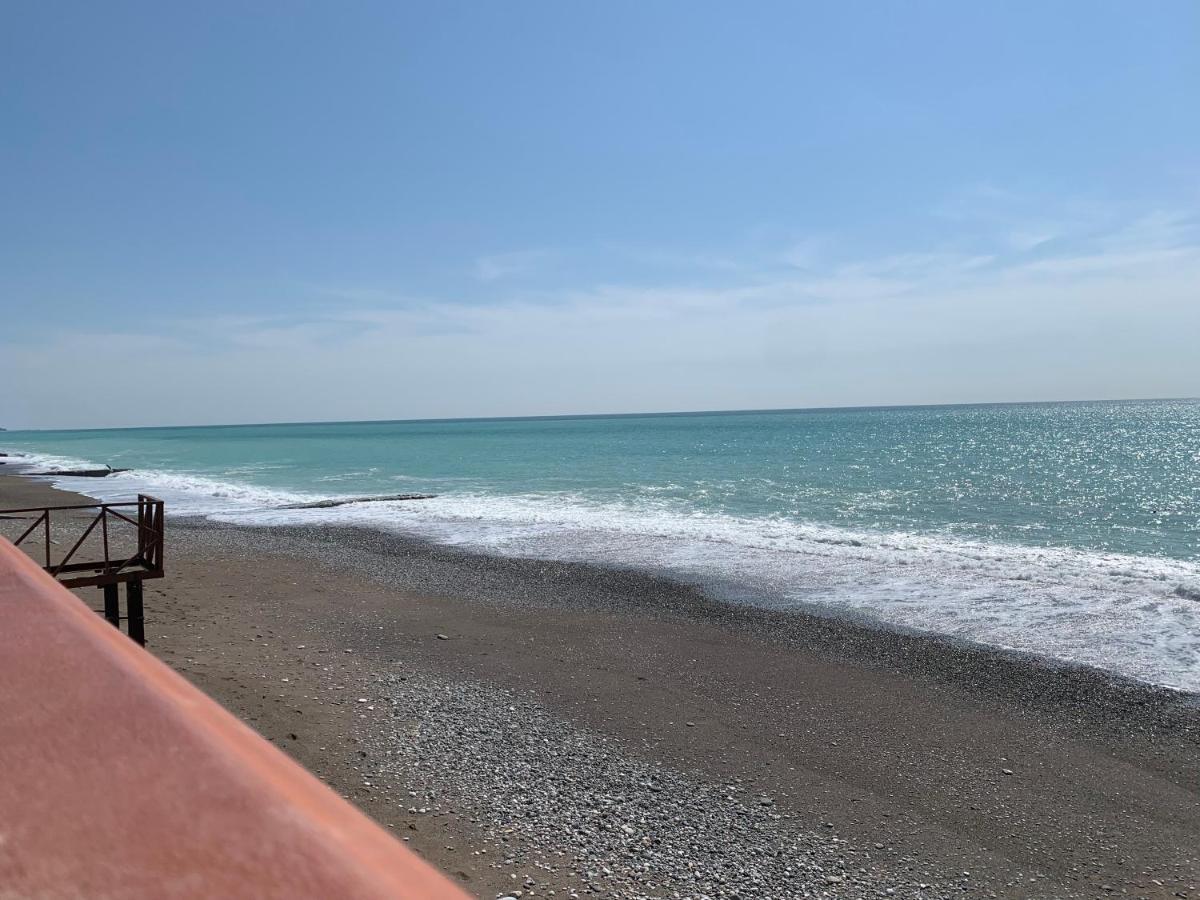 Guest House Aphyn Leto Gagra Ngoại thất bức ảnh