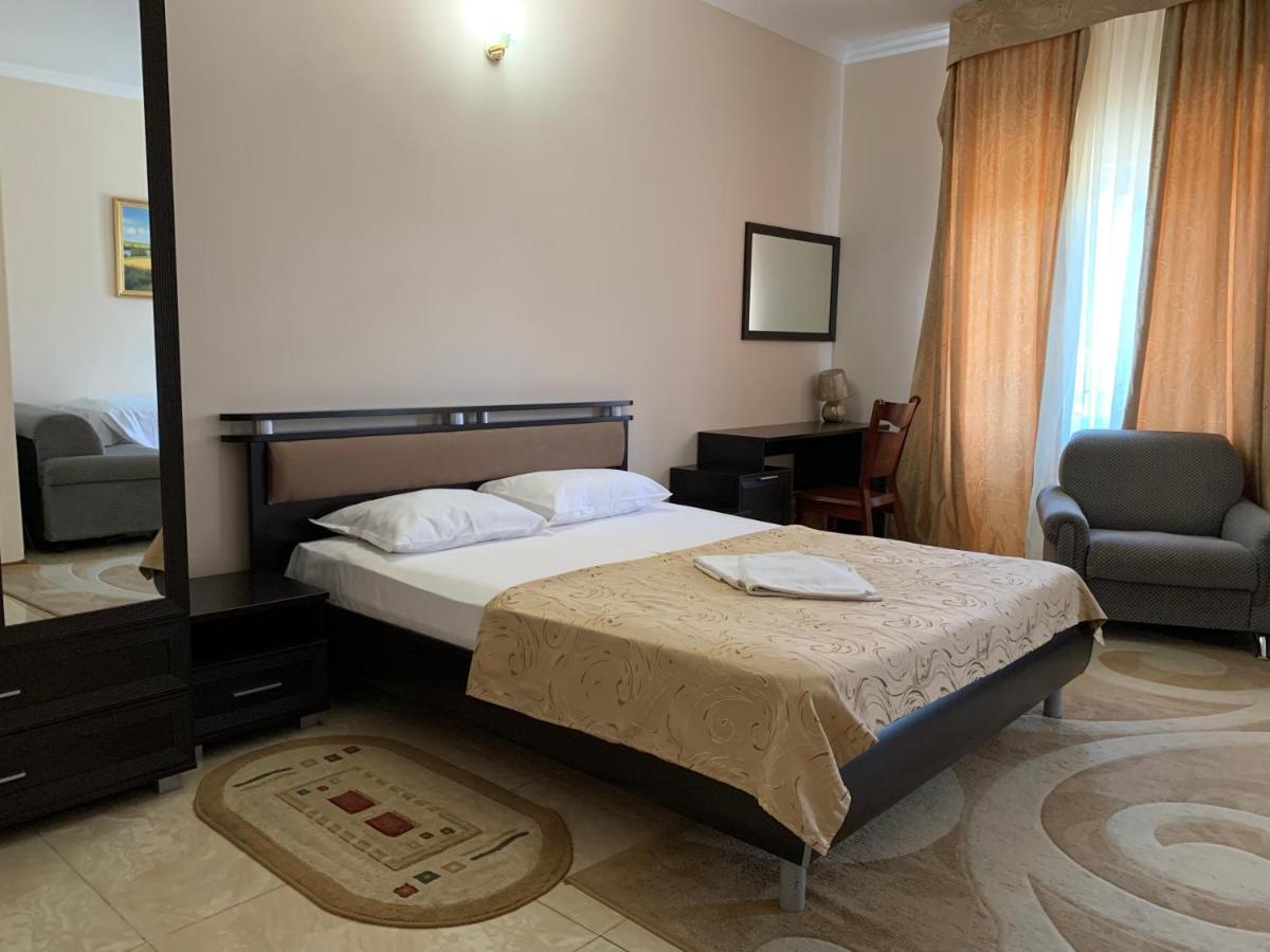 Guest House Aphyn Leto Gagra Ngoại thất bức ảnh