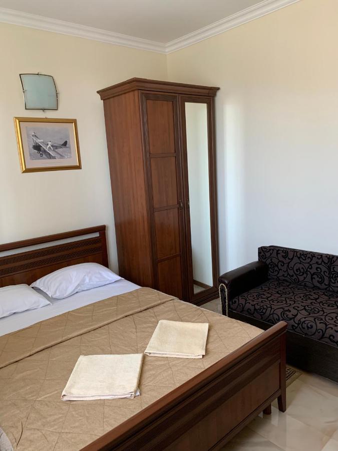 Guest House Aphyn Leto Gagra Ngoại thất bức ảnh